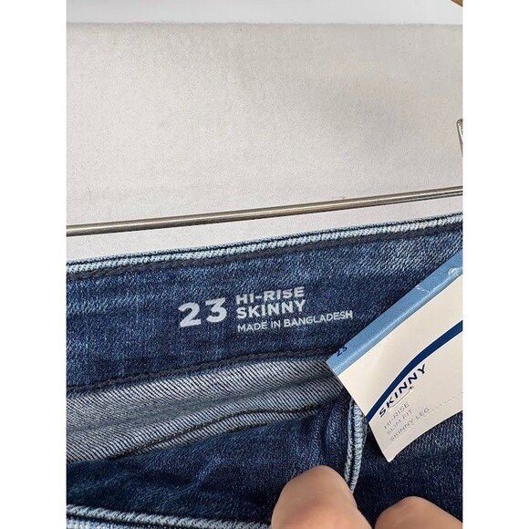 Arizona Jeans Co Womens Blue High Rise Distressed Curvy Skinny Jeans Size 23 NWT - Picture 4 of 5